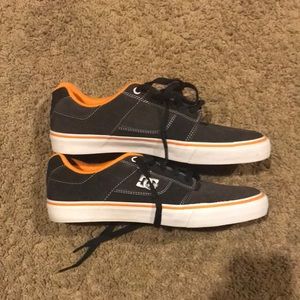 DC shoes
